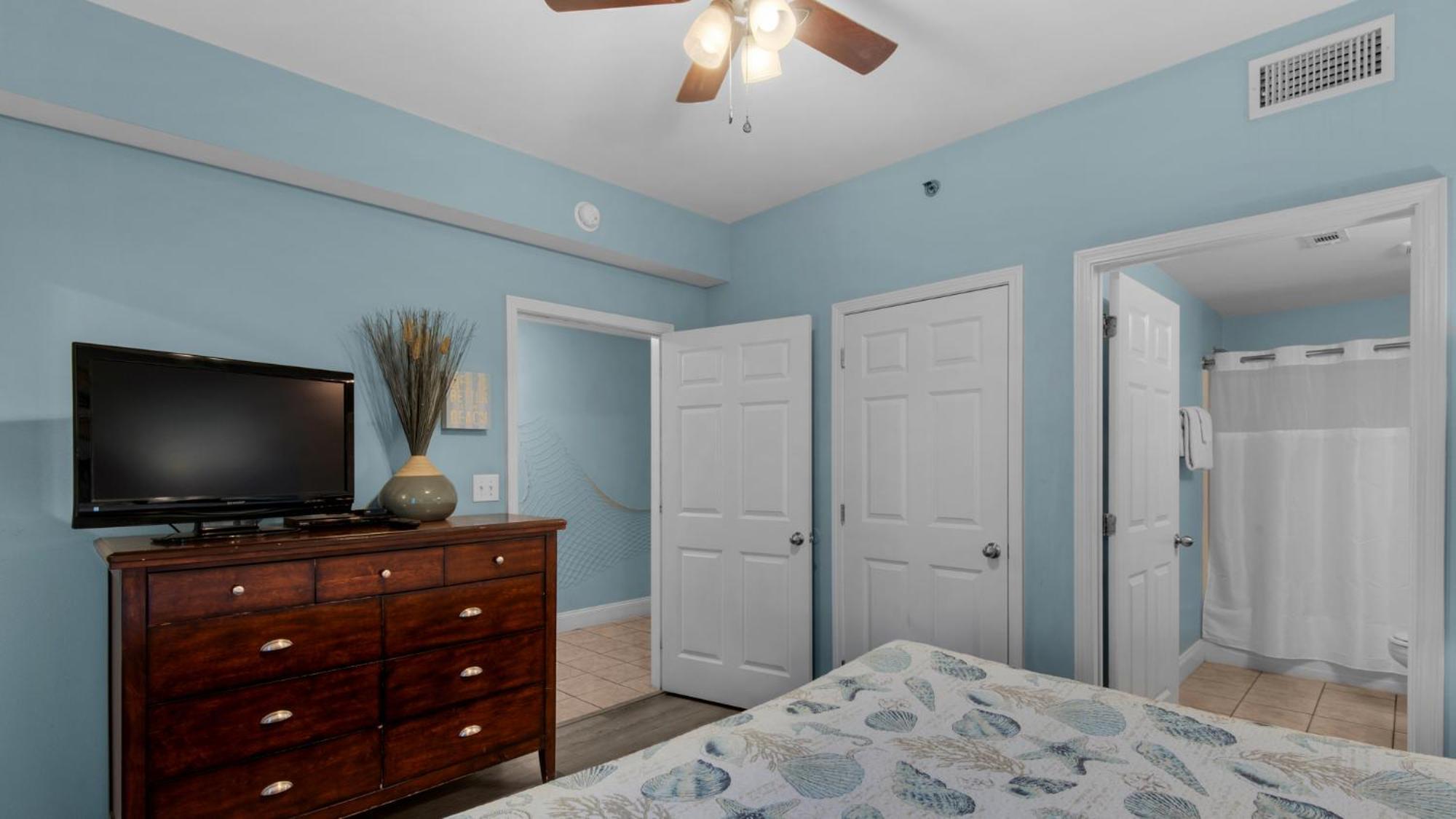 Laketown Wharf 613! Ocean View, 1 Bd, 2 Bath, And Amazing Amenities! Holiday home