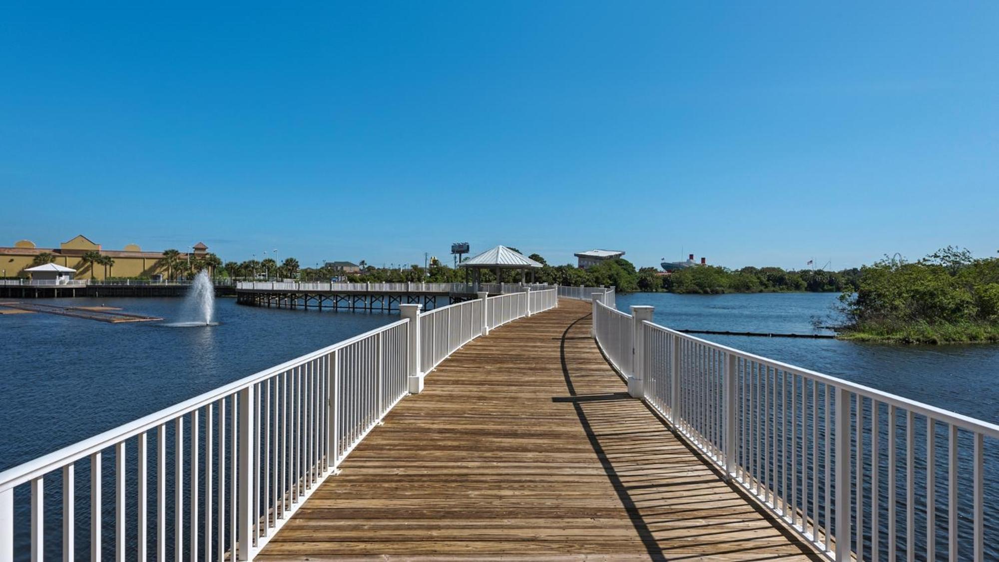 Laketown Wharf 613! Ocean View, 1 Bd, 2 Bath, And Amazing Amenities! *